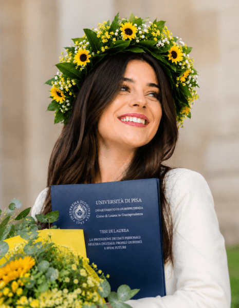 Corona di laurea con girasoli e gypsophila bianca e gialla